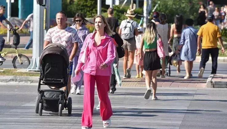 Tersine göç… Hayat pahalılığı onları da vurdu! Ruslar Antalya’yı terk ediyor