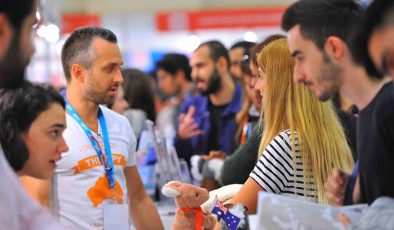 ‘Yabancı eğitim kurumları Türk gençlerini istiyor’