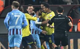 Eski hakemler Trabzonspor – Fenerbahçe maçını yorumladı: İşte olaylı maçın tartışmalı pozisyonları!
