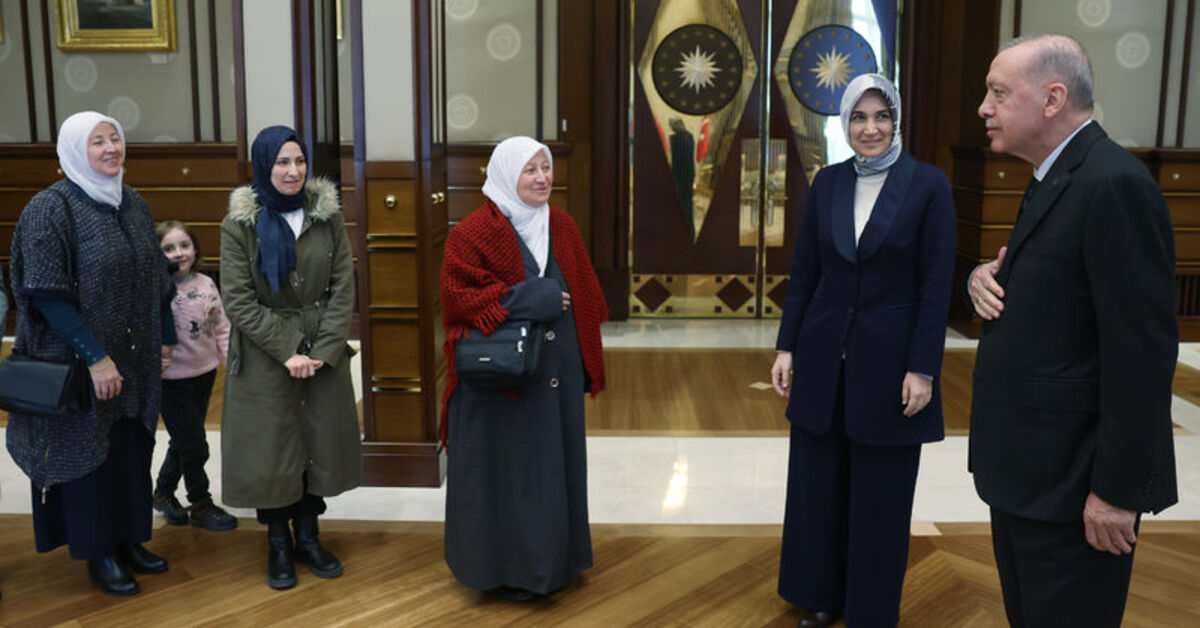 Cumhurbaşkanı Erdoğan, cami temizleyen aileyi kabul etti