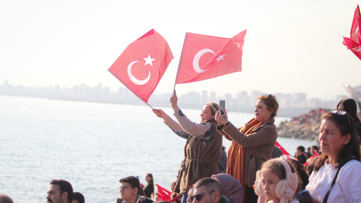 Mersin’in kurtuluş yıl dönümünde SOLOTÜRK’ten nefes kesen gösteri