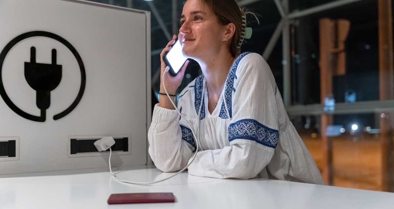 Şarj sırasında telefonla konuşursanız ne olur: Herkes aşırı ısınmayla patlayacağını düşünüyor