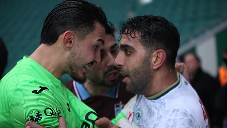Konyaspor – Trabzonspor maçında kavga! Son anlarda saha karıştı