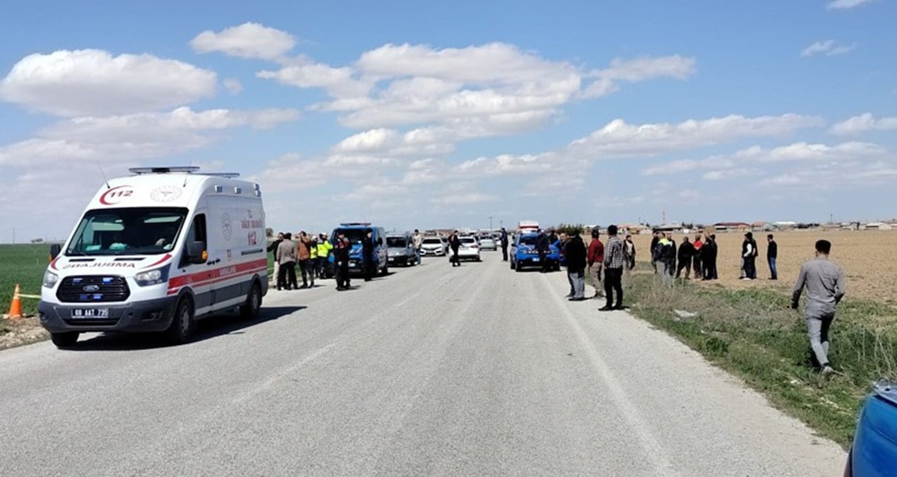 Otomobil, tarım işçilerine çarptı; 1 ölü, 1 yaralı